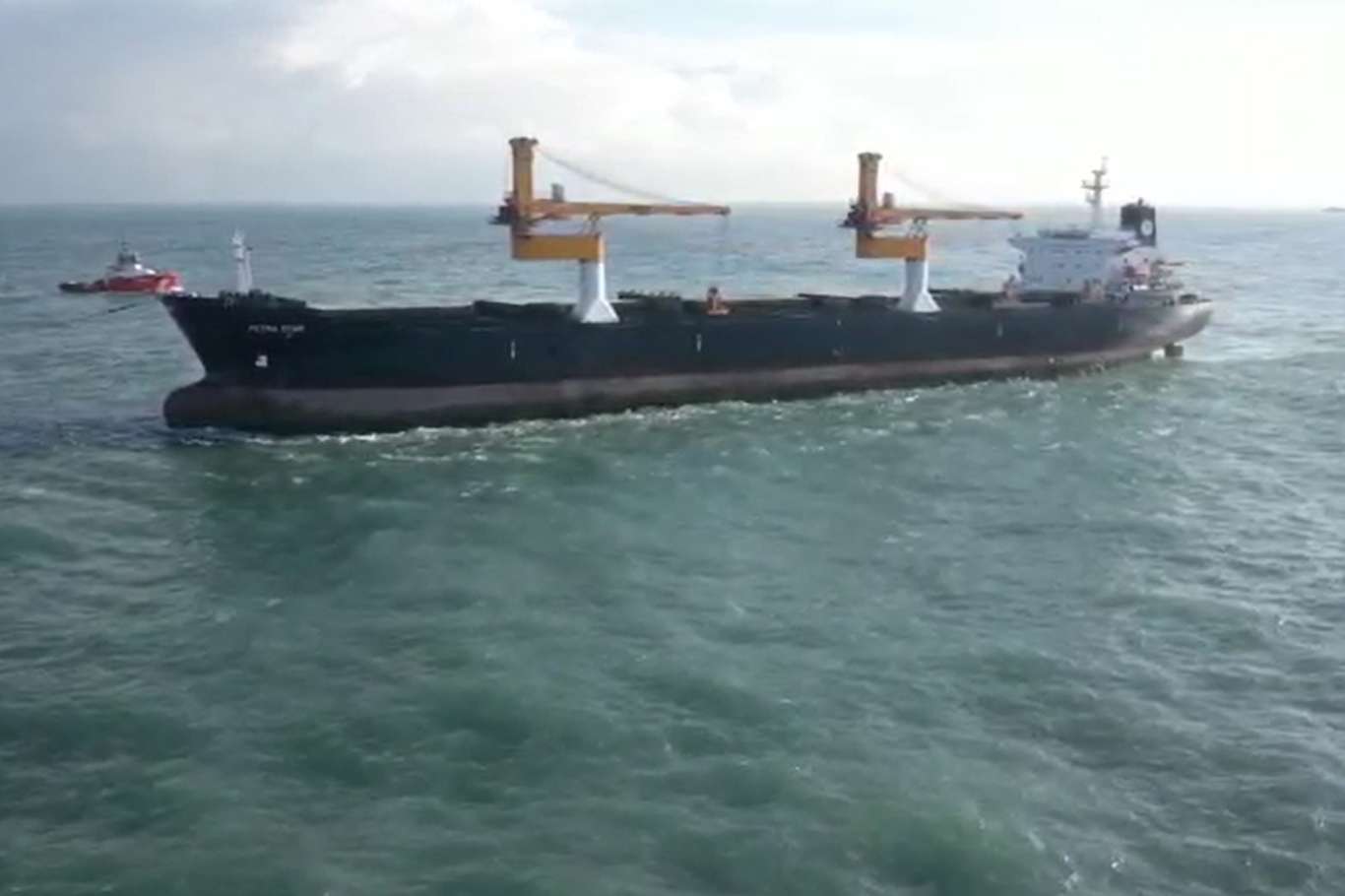 Beykoz açıklarında sürüklenen yük gemisi kurtarıldı Beykoz açıklarında sürüklenen yük gemisi kurtarıldı